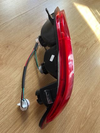 Luz antiniebla trasera Frear DFM/DFSK FengGuang