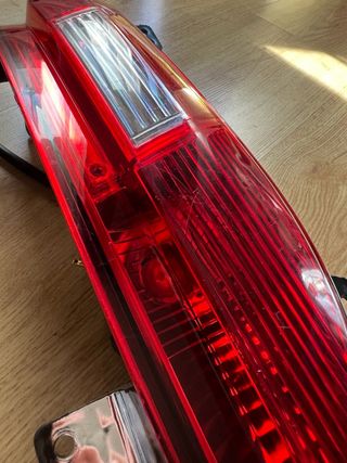 Luz antiniebla trasera Frear DFM/DFSK FengGuang
