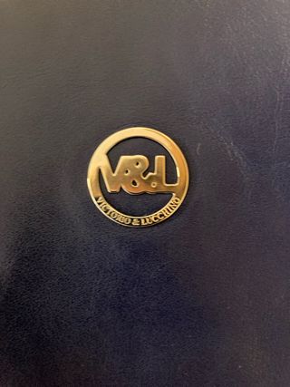 Bolso V&L de piel con cadena SIN USAR