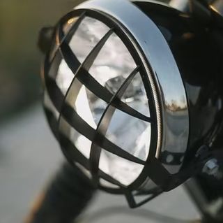 Rejilla faro Tamarit para Triumph Street Scrambler