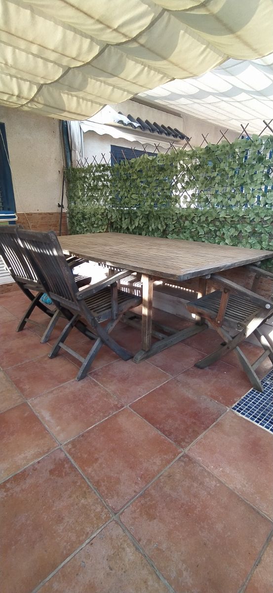 Mesa de exterior extensible y 3 sillas