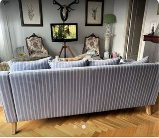 Sofá de cuatro plazas