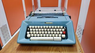 Máquina de escribir Olivetti Studio 46