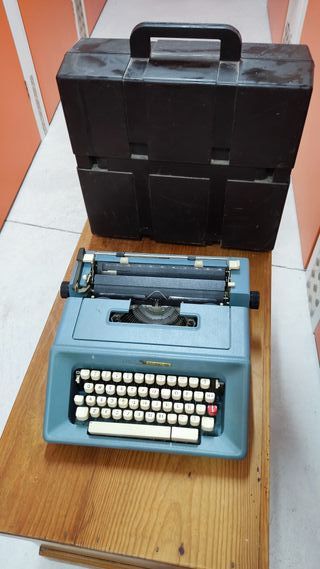 Máquina de escribir Olivetti Studio 46