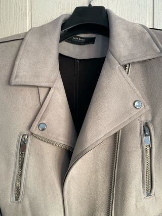 Cazadora corta gris