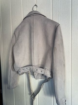 Cazadora corta gris