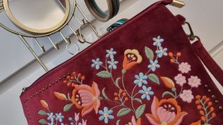 Bolso terciopelo floral