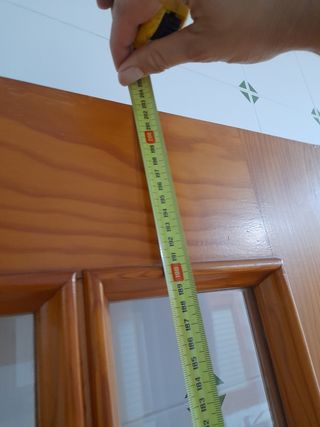 Puertas macizas madera pino cristalera