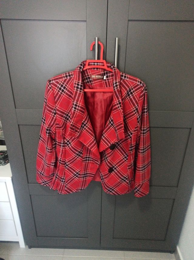 Chaqueta cuadros talla M. 