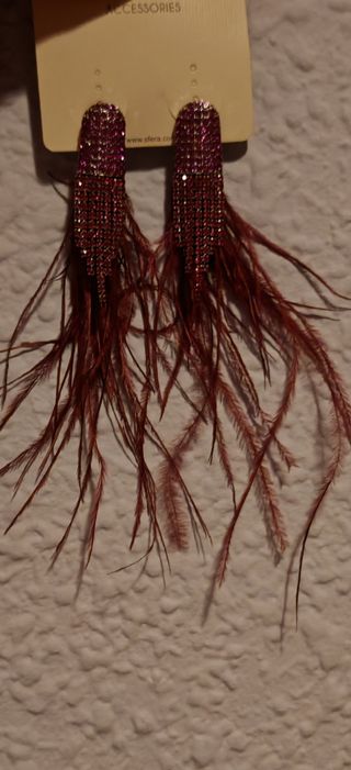 Pendientes burdeos pluma largos