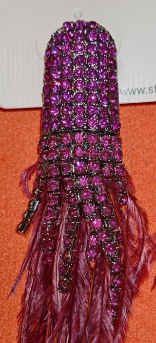 Pendientes burdeos pluma largos