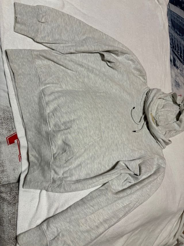 Sudadera con capucha grris clara 5 euros