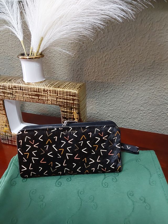 Cartera de piel Parfois