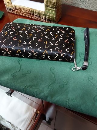 Cartera de piel Parfois