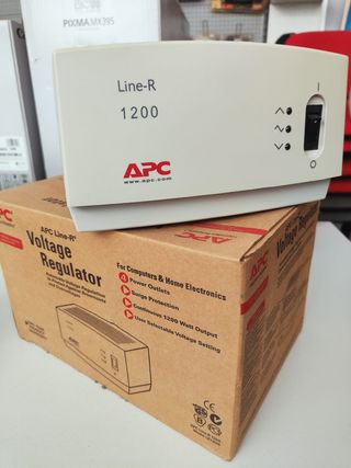 REGOLATORE AUTOMATICO DI TENSIONE