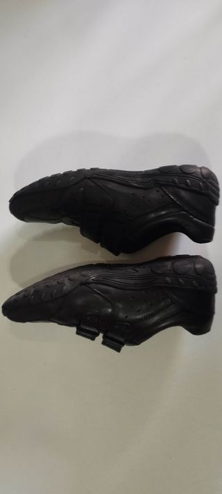 ZAPATILLAS NEGRAS BELCRO 