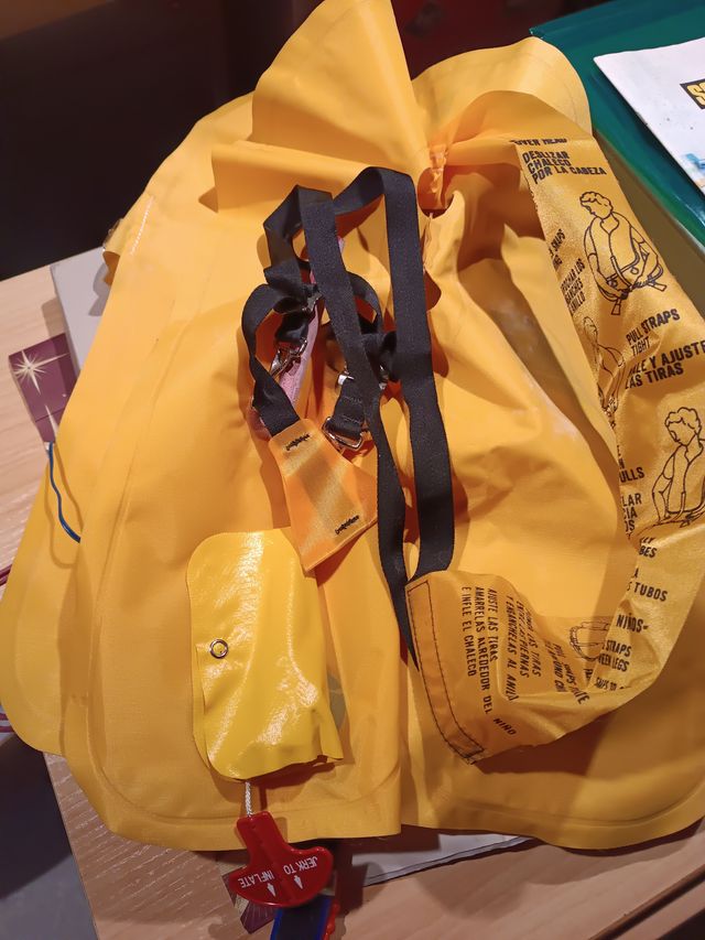 Chaleco salvavidas aviacion