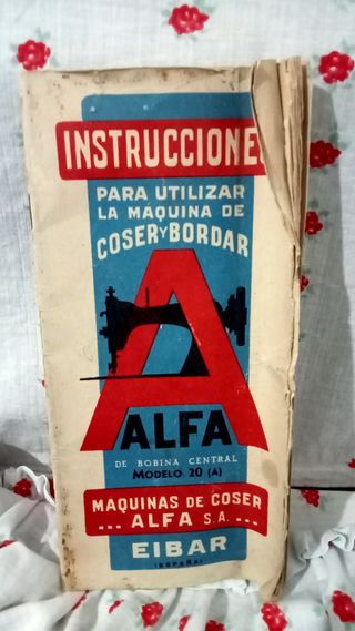 Maquina de coser y bordar antigua Alfa