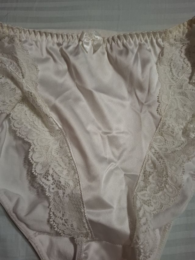 Mutande con pizzo e raso