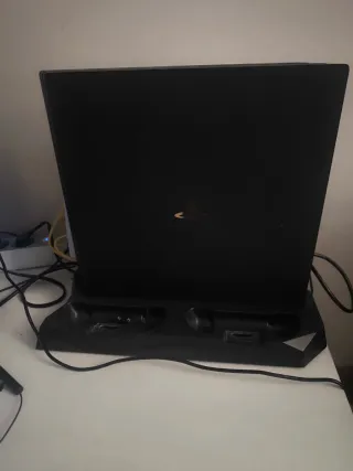 PS 4 PRO