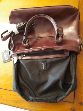 Bolso de mano. Color Burdeos 