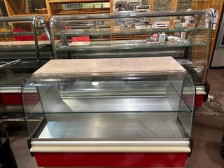 Vitrina pasteleria neutra