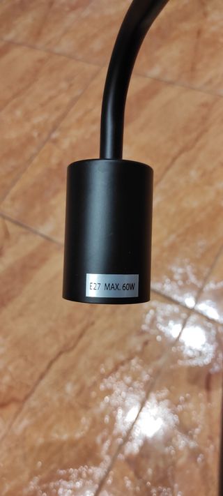 Lampara de mesa curvada