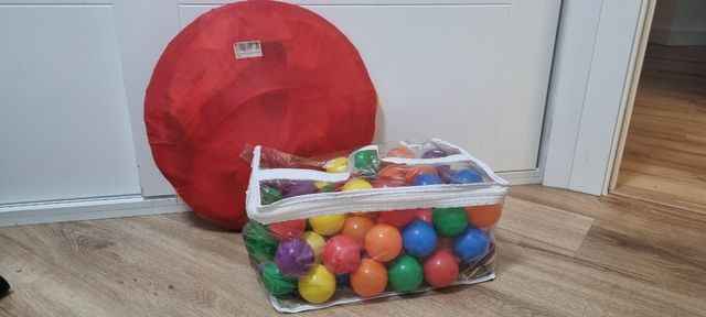 Parque y piscina de bolas infantil