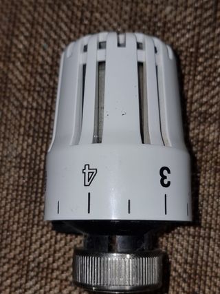 4 termostati per termosifoni