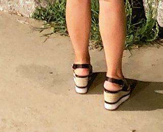 Sandalias cuña de piel negras