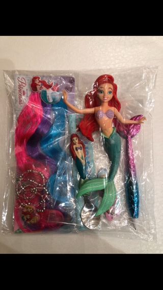 Muñeca, princesa Ariel, lote de cosas de princes