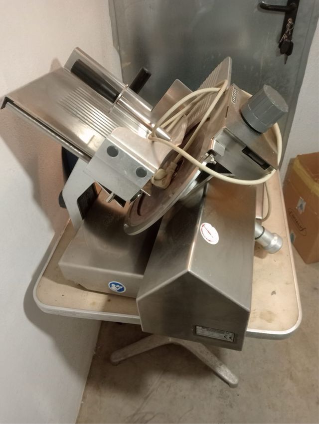 Maquina de cortar fiambre