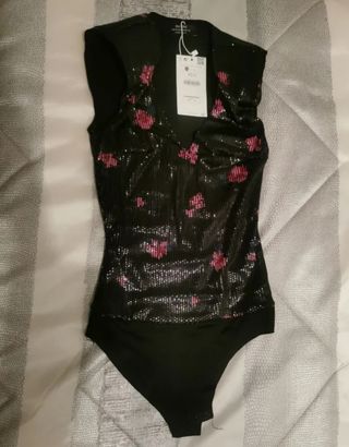 Body lentejuelas. Con etiqueta 