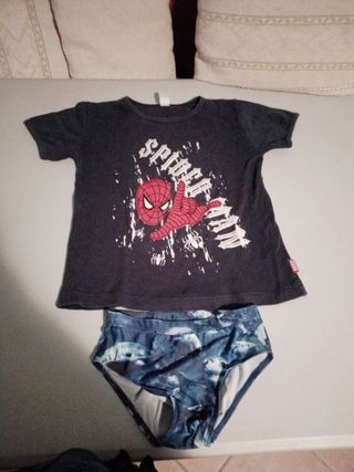 Maglia spiderman per bimbo 6-8 anni e slip piscina