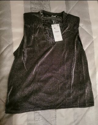 Camiseta brillis. Con etiqueta 