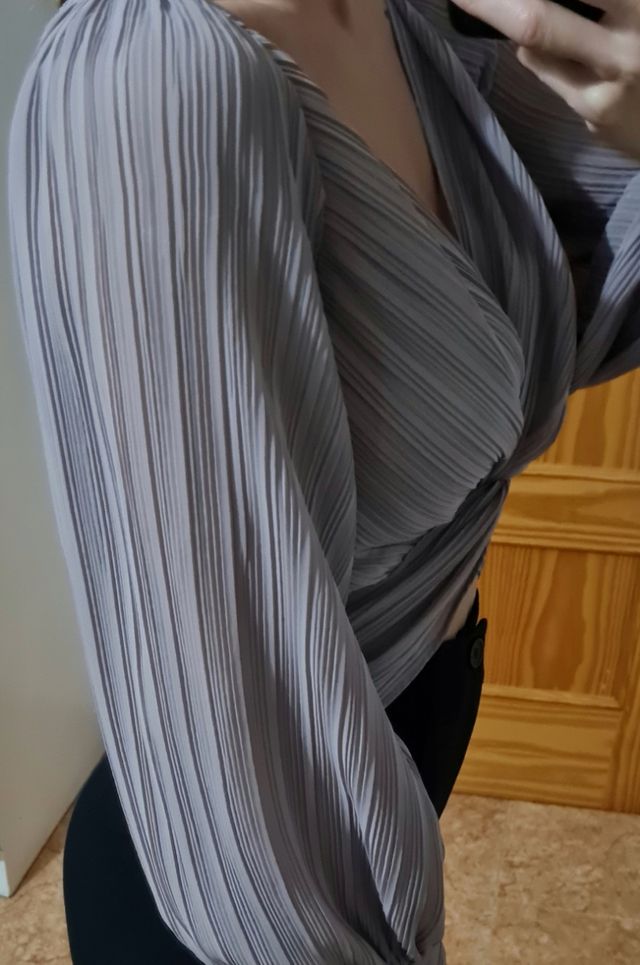 BLUSA ZARA MANGA ABULLONADA