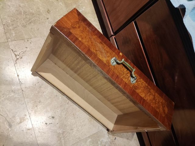 2 MESITAS DE NOCHE ANTIGUAS 