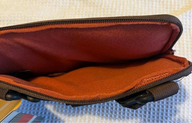 Nuova piccola borsa per tablet