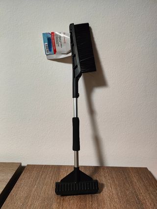 Raschia ghiaccio auto 