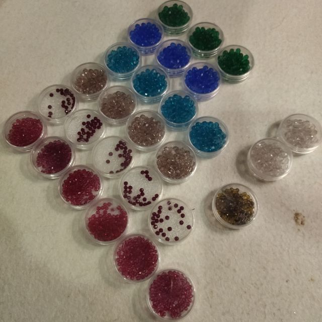 Contas de vidro facetadas ( checas)