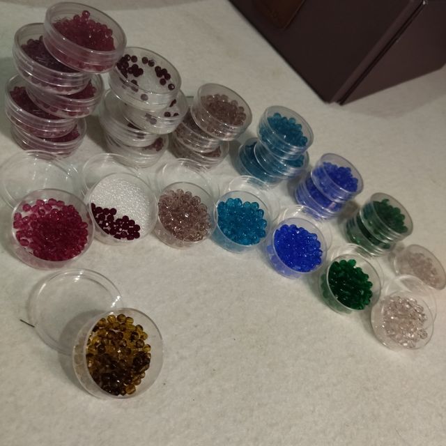 Contas de vidro facetadas ( checas)