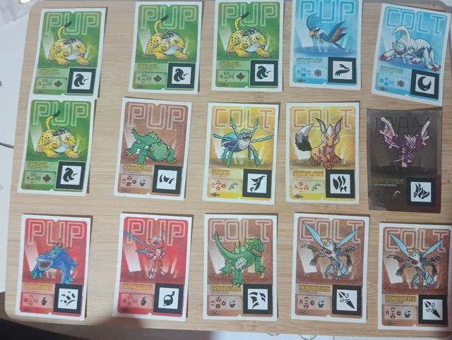 Lote de cromos Invizimals 