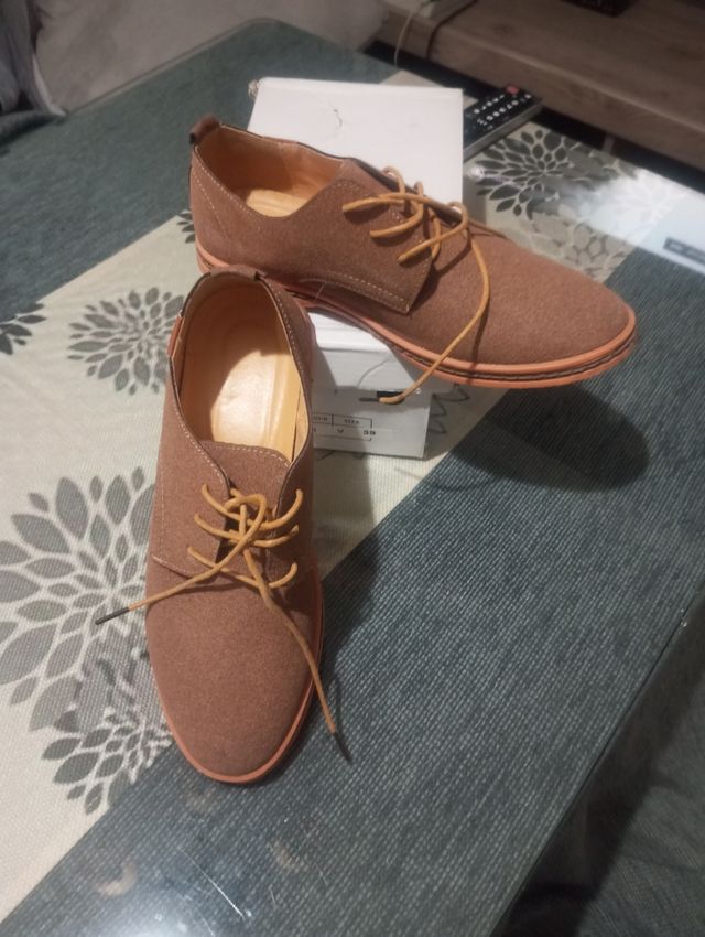 Zapatos de niño de vestir como nuevo
