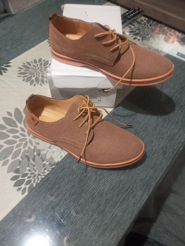 Zapatos de niño de vestir como nuevo