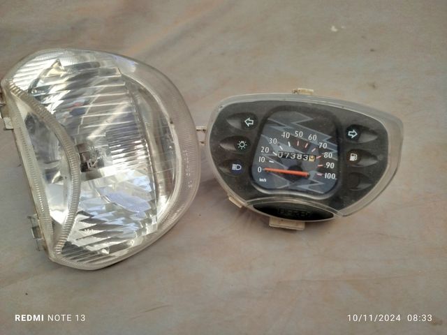 Faro y cuadro de Revolution