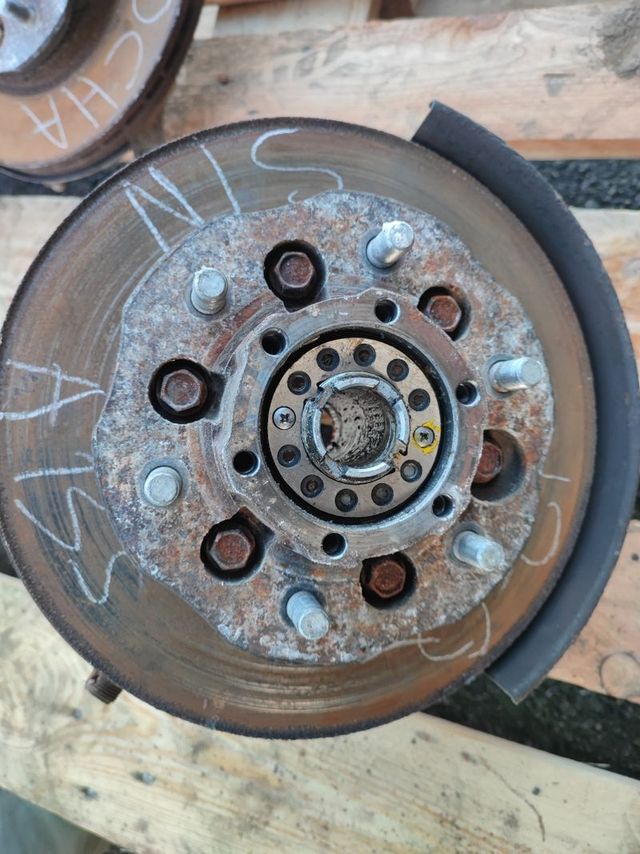 MANGUETA IZQUIERDA NISSAN TERRANO 2