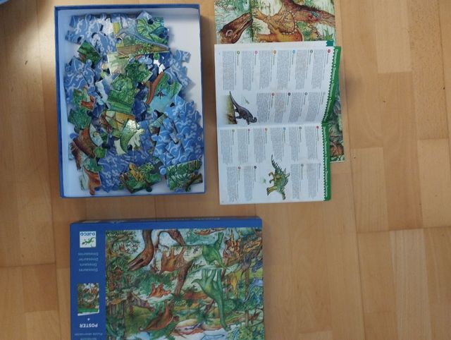Puzzle observación dinosaurios. Djeco.