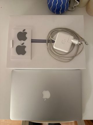 MacBook Air 13” con caja original