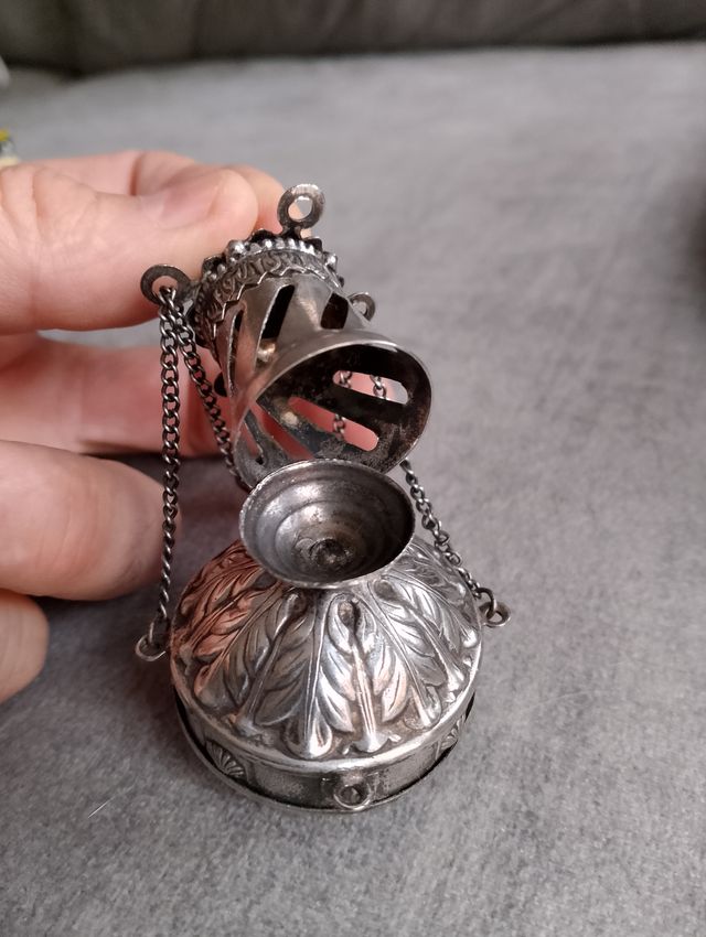 INCENSARIO ANTIGUO en latón plateado