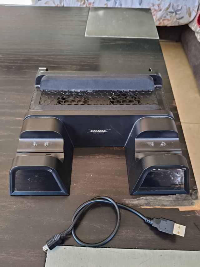 Xbox One X + juegos + accesorios